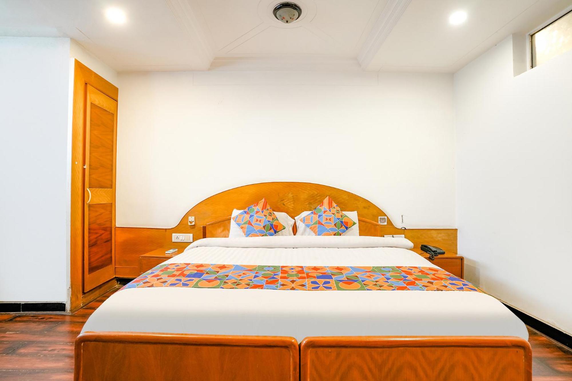 Fabhotel Silver Inn II Насик Экстерьер фото