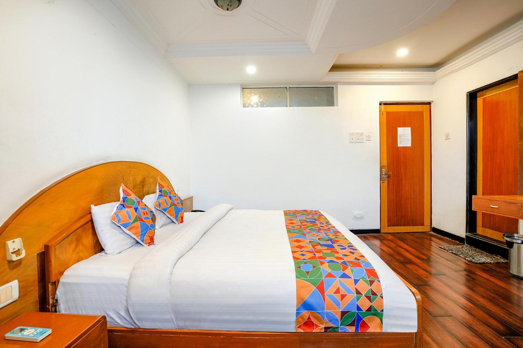 Fabhotel Silver Inn II Насик Экстерьер фото